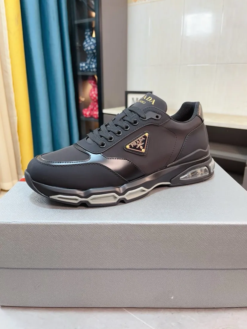 Men's shoes 💰660🌹🌹High-quality new Prada counters are launched simultaneously. The new men's shoes and 😘fabrics are selected from imported mesh and glue-spraying technology. Imported cowhide lining. 👍🏿High-end☄️Open-molded non-slip rubber outsole, exquisite lines, simple and elegant, comfortable and high-end for leisure travel. Code number: 38 to 44